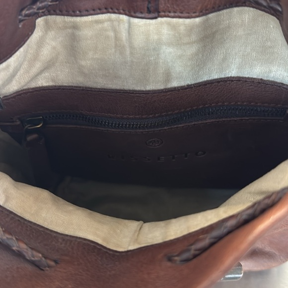 Rissetto Crossbody leather bucket bag. - Picture 4 of 5